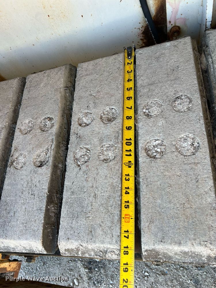 image for item NI9132 1994 Cedarapids CR-461  paver