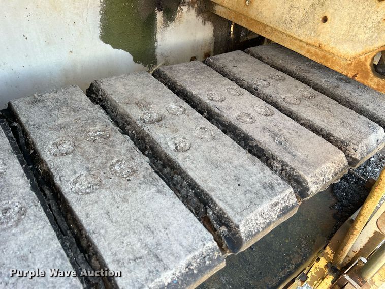 image for item NI9132 1994 Cedarapids CR-461  paver