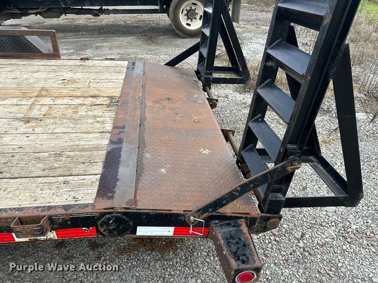 image for item NL9082 2015 Load Trail  equipment trailer