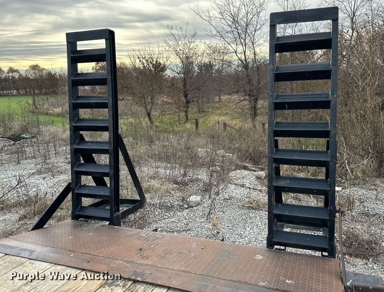 image for item NL9082 2015 Load Trail  equipment trailer