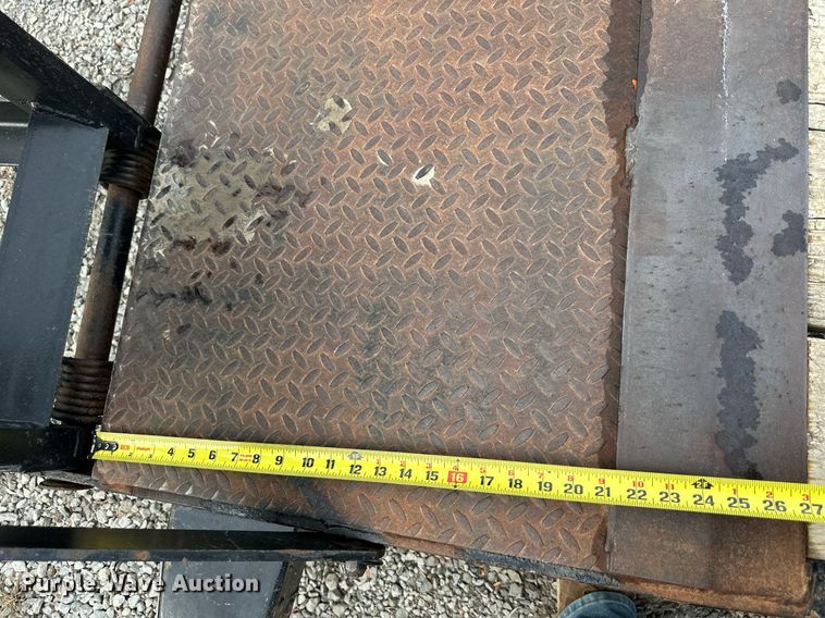 image for item NL9082 2015 Load Trail  equipment trailer