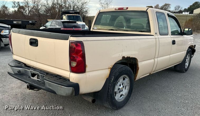 image for item NL9085 2003 Chevrolet Silverado 1500  Ext. Cab pickup truck