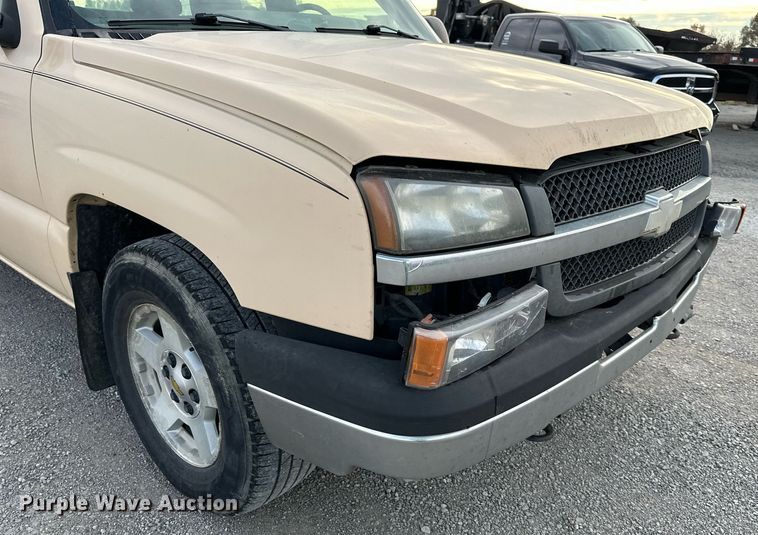 image for item NL9085 2003 Chevrolet Silverado 1500  Ext. Cab pickup truck