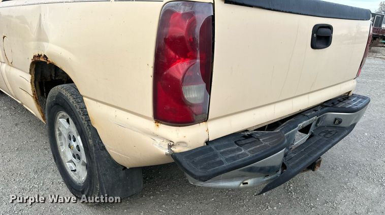 image for item NL9085 2003 Chevrolet Silverado 1500  Ext. Cab pickup truck