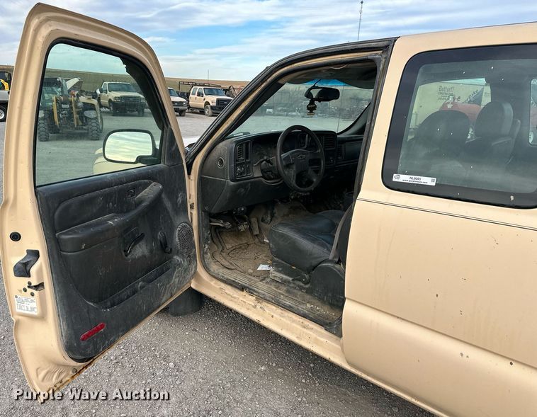 image for item NL9085 2003 Chevrolet Silverado 1500  Ext. Cab pickup truck