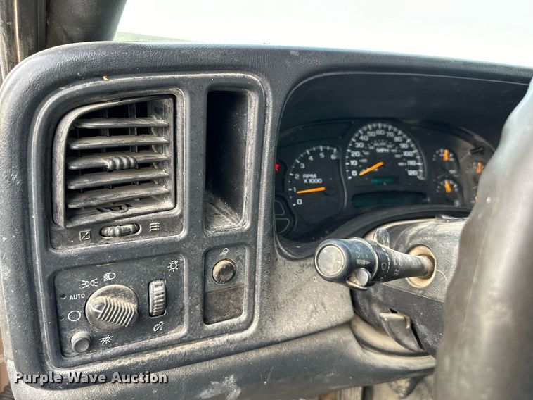 image for item NL9085 2003 Chevrolet Silverado 1500  Ext. Cab pickup truck