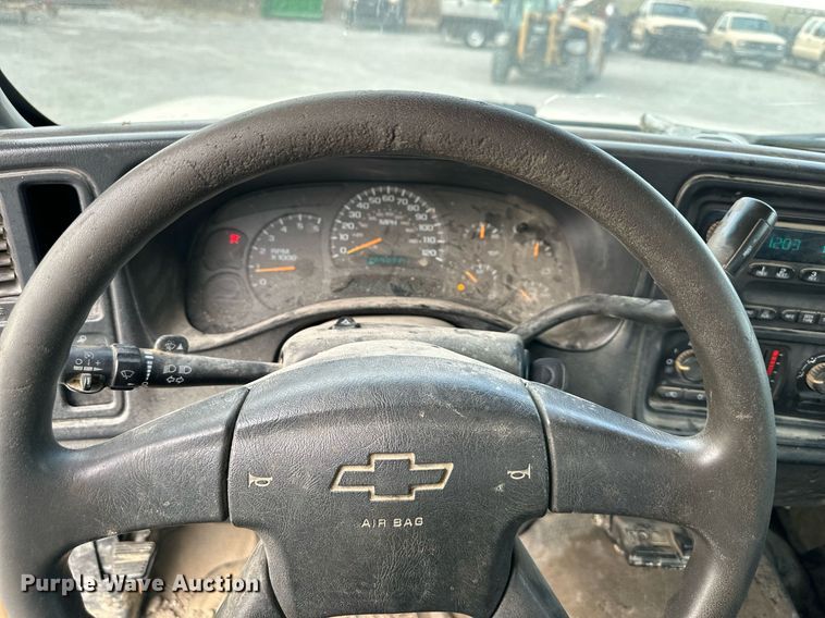 image for item NL9085 2003 Chevrolet Silverado 1500  Ext. Cab pickup truck