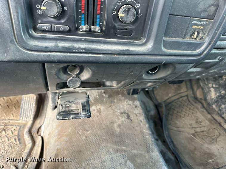 image for item NL9085 2003 Chevrolet Silverado 1500  Ext. Cab pickup truck