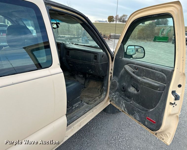 image for item NL9085 2003 Chevrolet Silverado 1500  Ext. Cab pickup truck