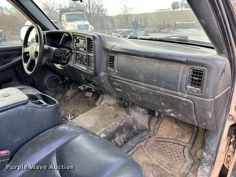 image for item NL9085 2003 Chevrolet Silverado 1500  Ext. Cab pickup truck