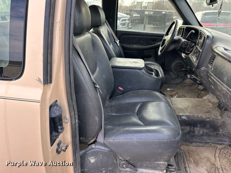 image for item NL9085 2003 Chevrolet Silverado 1500  Ext. Cab pickup truck