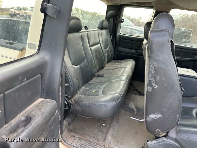 image for item NL9085 2003 Chevrolet Silverado 1500  Ext. Cab pickup truck