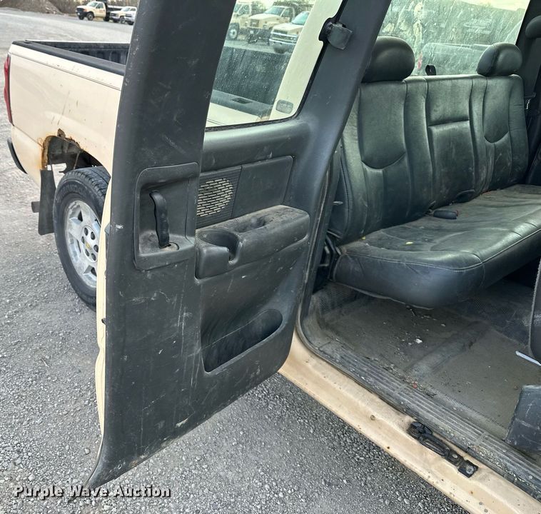 image for item NL9085 2003 Chevrolet Silverado 1500  Ext. Cab pickup truck