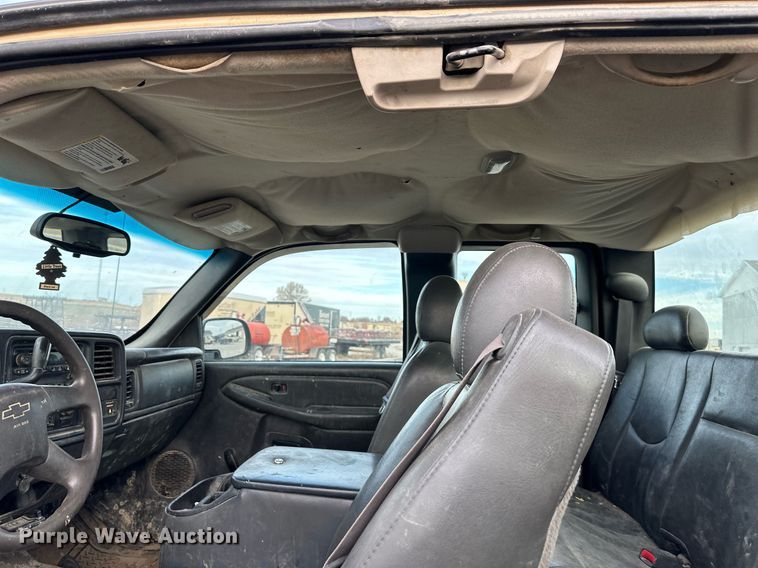 image for item NL9085 2003 Chevrolet Silverado 1500  Ext. Cab pickup truck