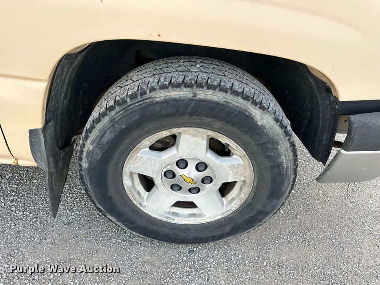 image for item NL9085 2003 Chevrolet Silverado 1500  Ext. Cab pickup truck