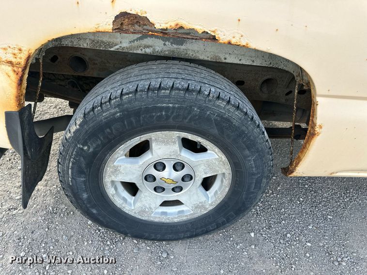 image for item NL9085 2003 Chevrolet Silverado 1500  Ext. Cab pickup truck