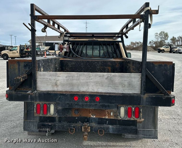 image for item NL9086 2009 Ford F550 Super Duty XL  Crew Cab utility / service truck