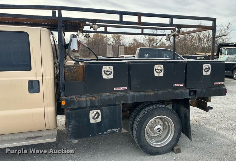 image for item NL9086 2009 Ford F550 Super Duty XL  Crew Cab utility / service truck
