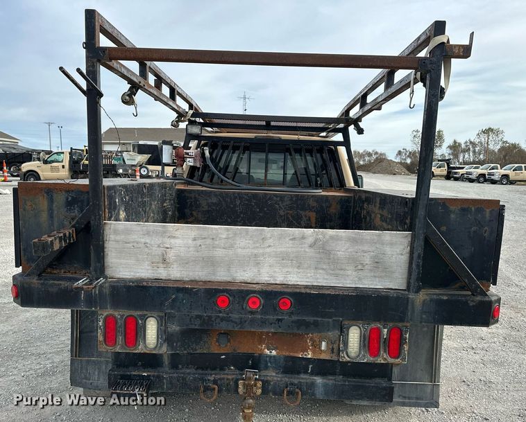 image for item NL9086 2009 Ford F550 Super Duty XL  Crew Cab utility / service truck