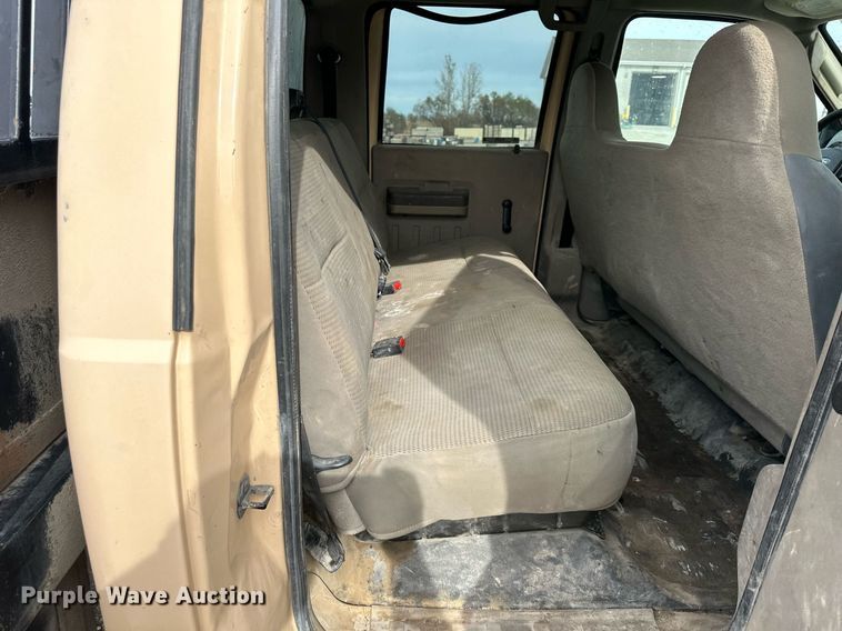 image for item NL9086 2009 Ford F550 Super Duty XL  Crew Cab utility / service truck