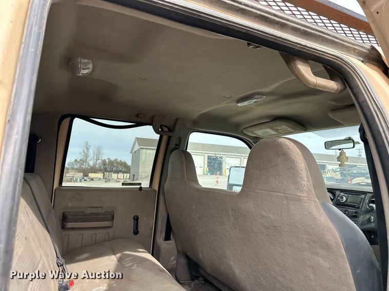 image for item NL9086 2009 Ford F550 Super Duty XL  Crew Cab utility / service truck