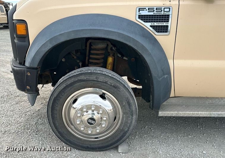 image for item NL9086 2009 Ford F550 Super Duty XL  Crew Cab utility / service truck