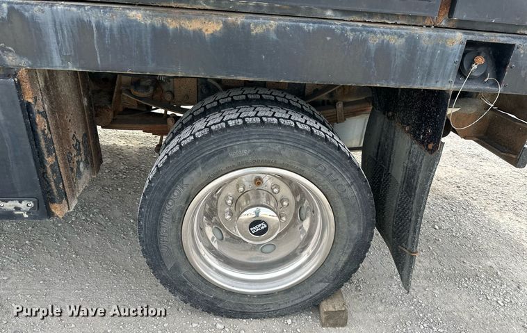 image for item NL9086 2009 Ford F550 Super Duty XL  Crew Cab utility / service truck