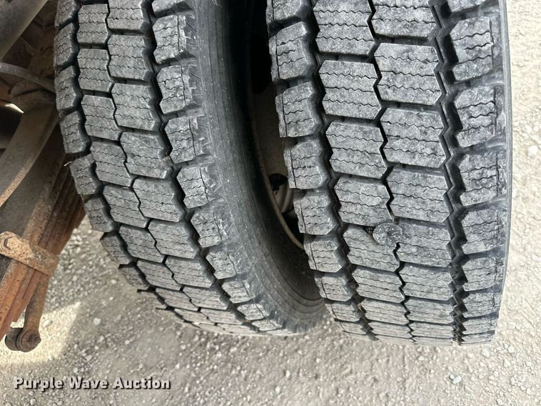 image for item NL9086 2009 Ford F550 Super Duty XL  Crew Cab utility / service truck