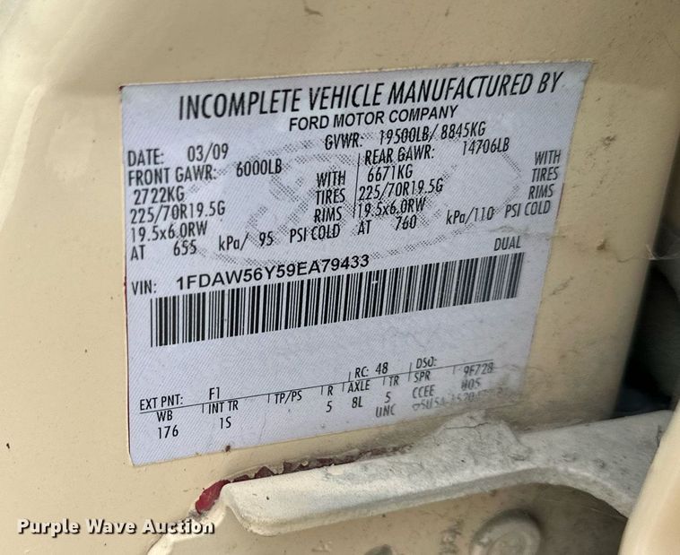 image for item NL9086 2009 Ford F550 Super Duty XL  Crew Cab utility / service truck