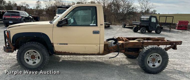 image for item NL9088 1998 Chevrolet 2500  pickup truck cab and chassis