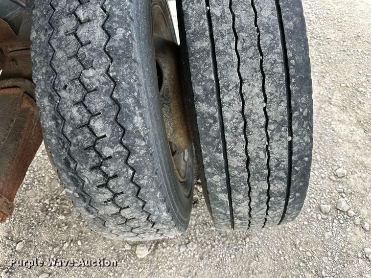 image for item NL9089 2003 Ford F450 Super Duty XL  dump flatbed truck