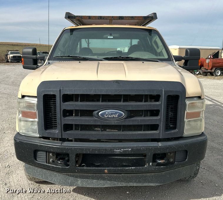 image for item NL9091 2010 Ford F250 Super Duty XL  Crew Cab utility bed pickup truck