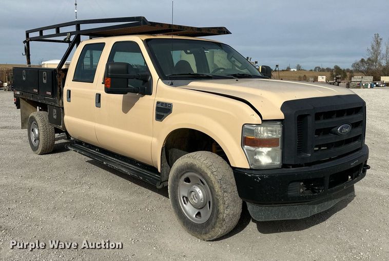 image for item NL9091 2010 Ford F250 Super Duty XL  Crew Cab utility bed pickup truck