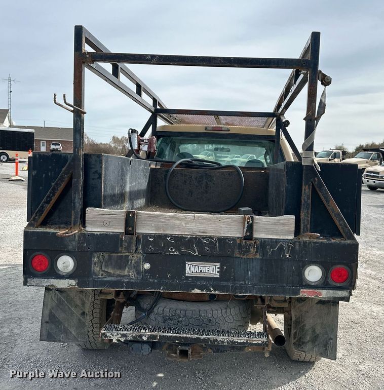 image for item NL9091 2010 Ford F250 Super Duty XL  Crew Cab utility bed pickup truck