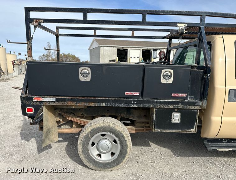 image for item NL9091 2010 Ford F250 Super Duty XL  Crew Cab utility bed pickup truck
