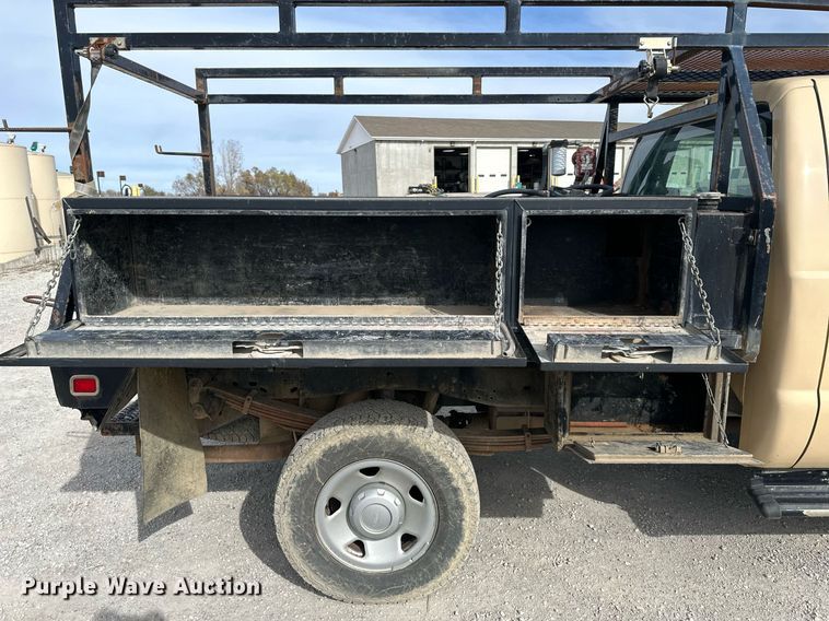 image for item NL9091 2010 Ford F250 Super Duty XL  Crew Cab utility bed pickup truck