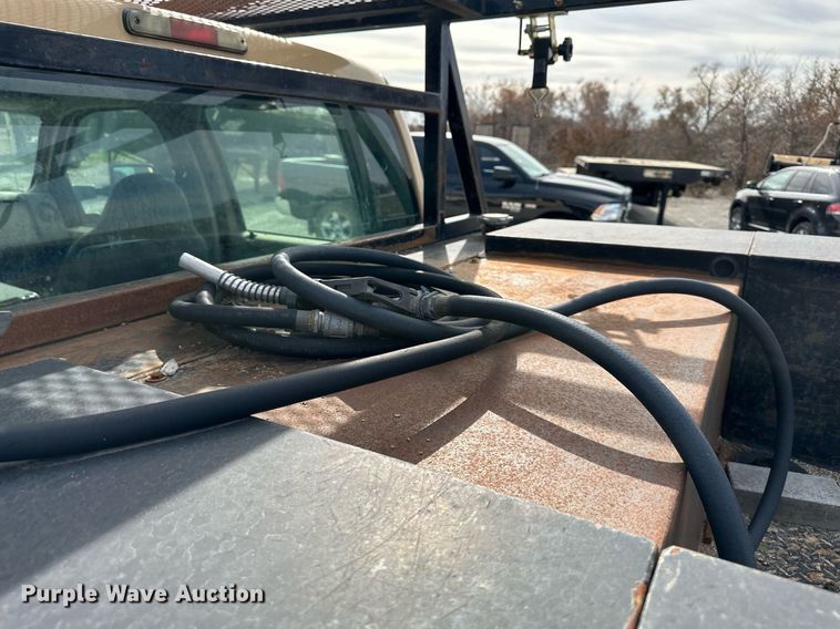 image for item NL9091 2010 Ford F250 Super Duty XL  Crew Cab utility bed pickup truck