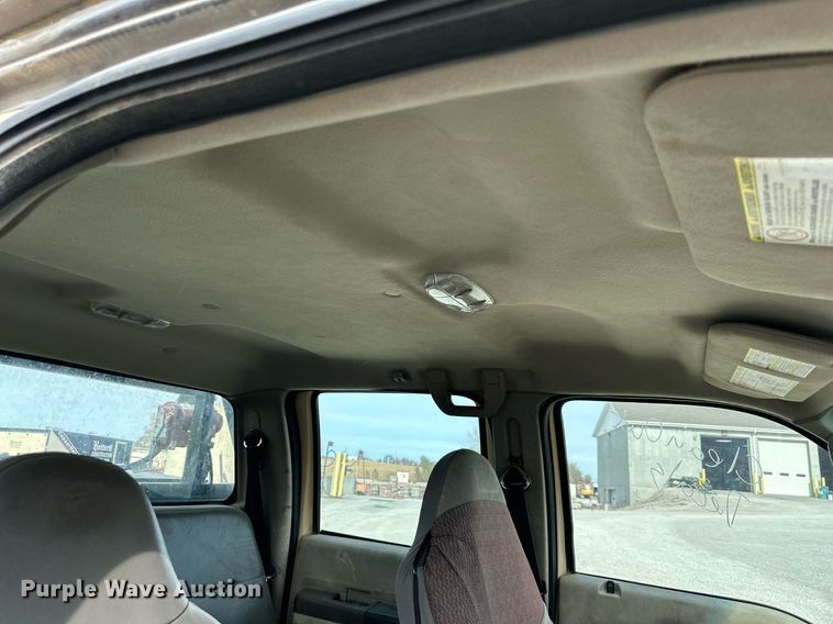 image for item NL9091 2010 Ford F250 Super Duty XL  Crew Cab utility bed pickup truck