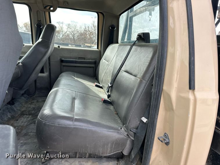 image for item NL9091 2010 Ford F250 Super Duty XL  Crew Cab utility bed pickup truck