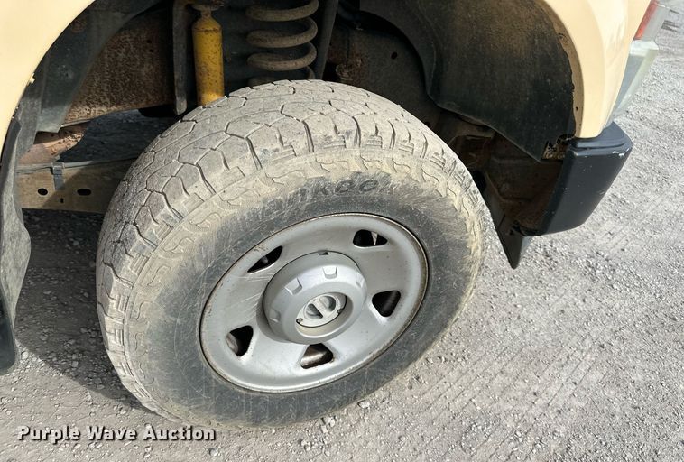 image for item NL9091 2010 Ford F250 Super Duty XL  Crew Cab utility bed pickup truck