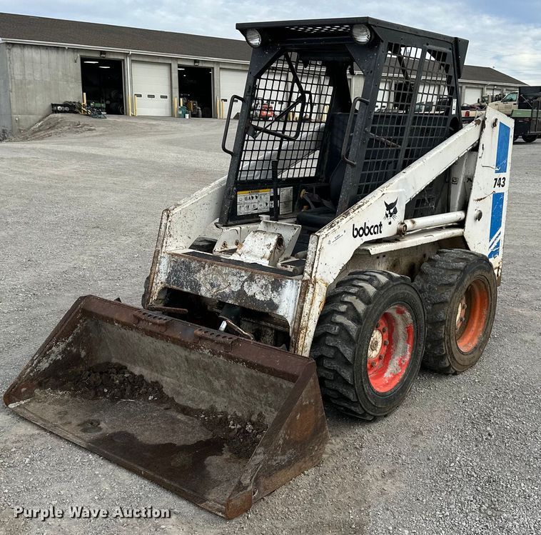 image for item NL9092 1988 Bobcat 743  skid steer loader