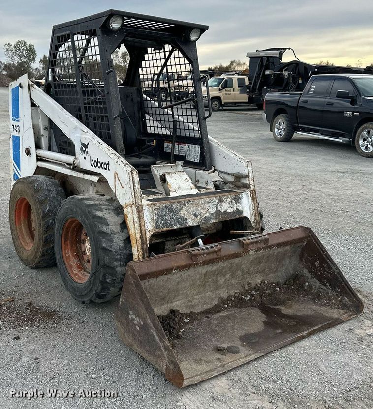 image for item NL9092 1988 Bobcat 743  skid steer loader