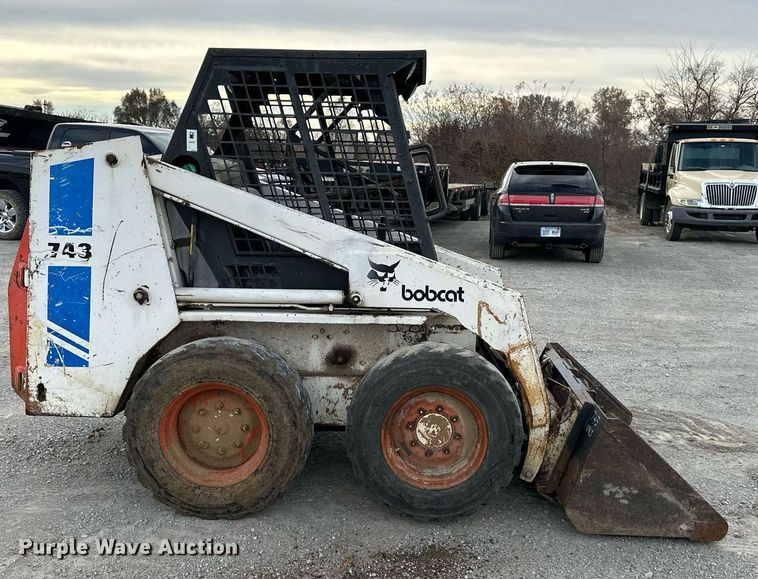 image for item NL9092 1988 Bobcat 743  skid steer loader