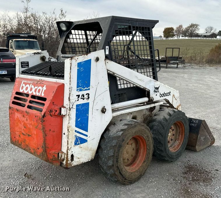 image for item NL9092 1988 Bobcat 743  skid steer loader