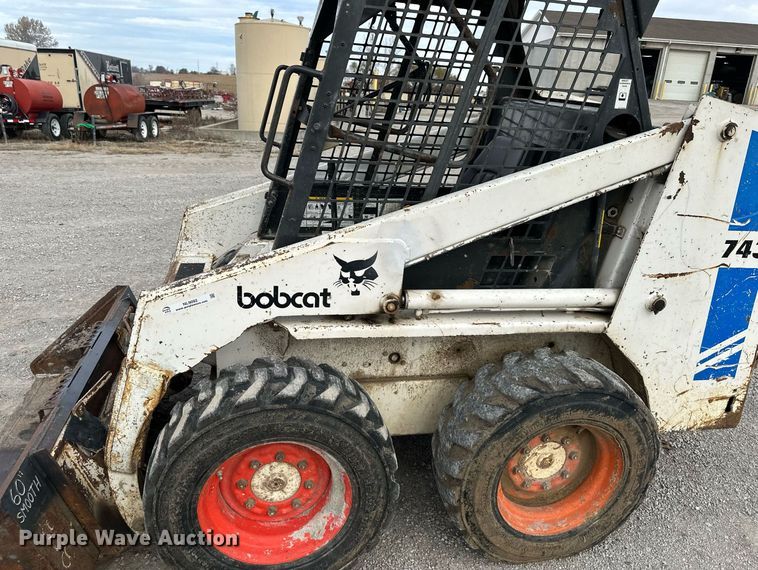 image for item NL9092 1988 Bobcat 743  skid steer loader