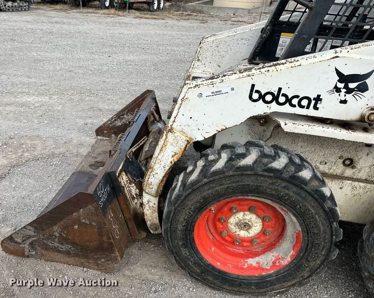 image for item NL9092 1988 Bobcat 743  skid steer loader