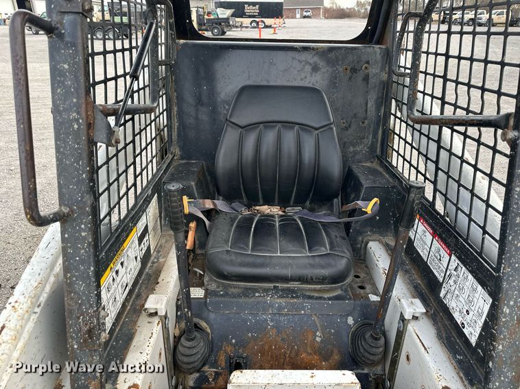 image for item NL9092 1988 Bobcat 743  skid steer loader