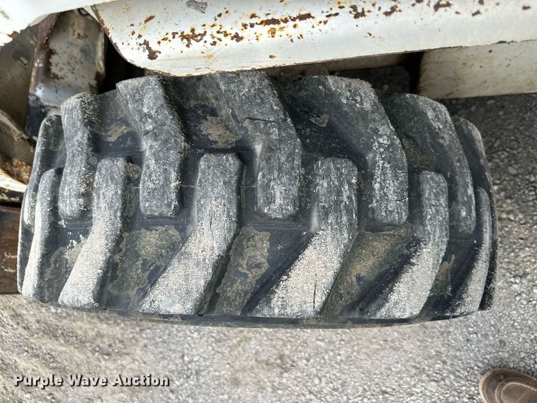 image for item NL9092 1988 Bobcat 743  skid steer loader