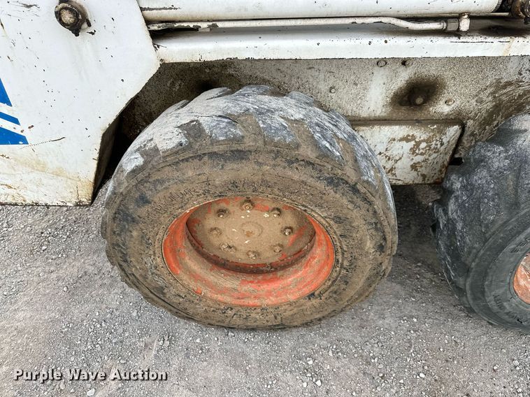 image for item NL9092 1988 Bobcat 743  skid steer loader