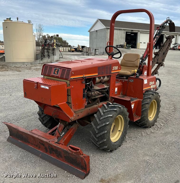 image for item NL9093 1997 Ditch Witch 3700DD  trencher